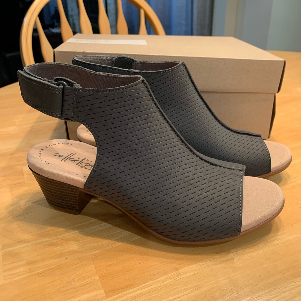 Clarks, 6, Grey Nubuck 2 inch heel